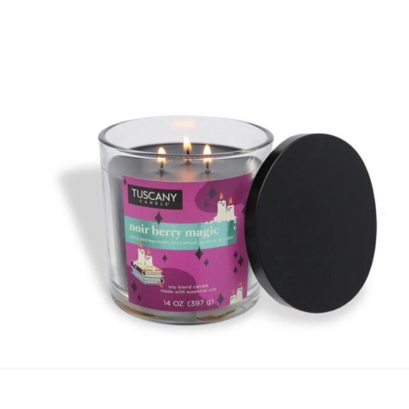 TUSCANY Candle Noir Berry Magic Halloween Essential Oils 14 Oz Ltd Ed. Leaves - Picture 2 of 3
